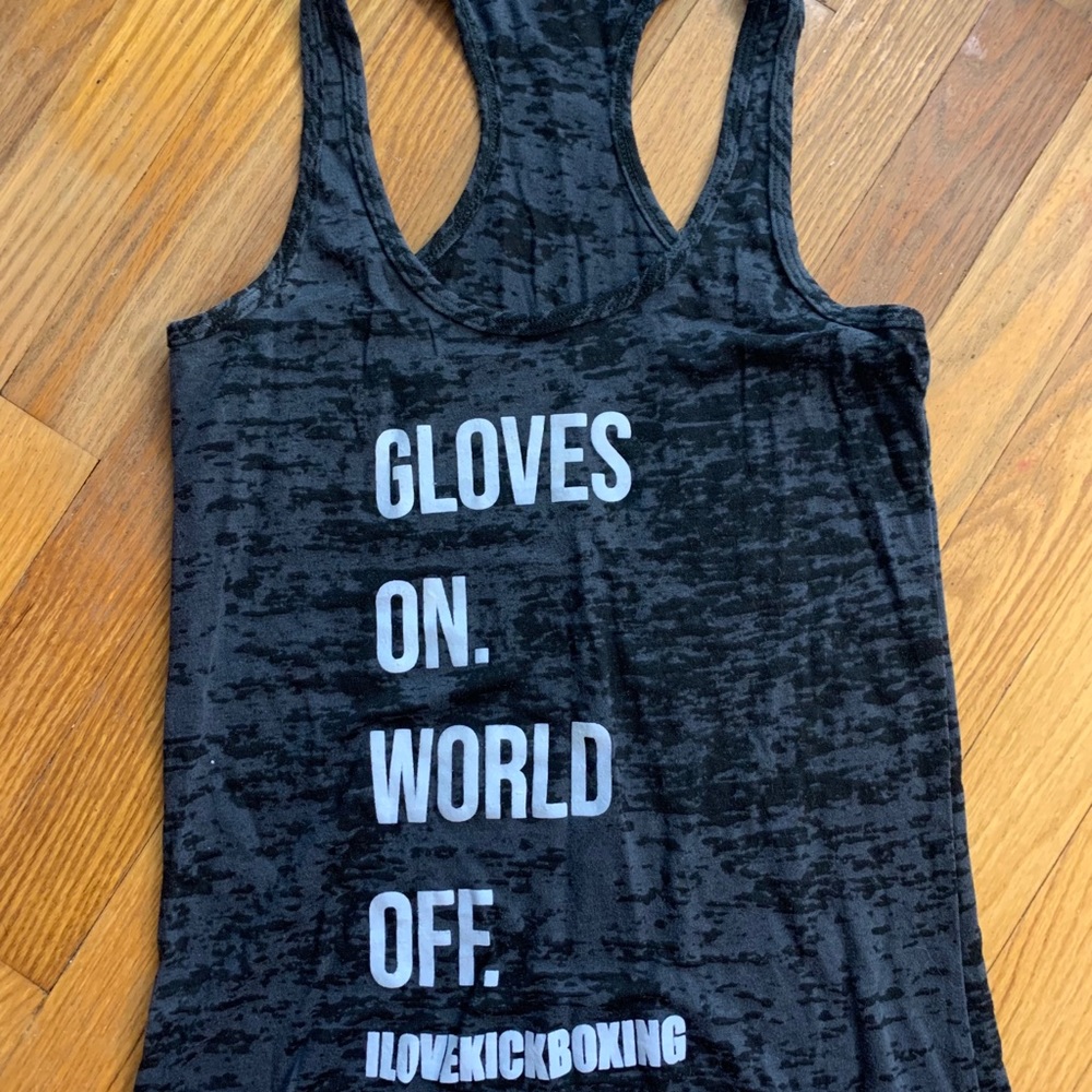 ILKB Glove On World Off Tank
